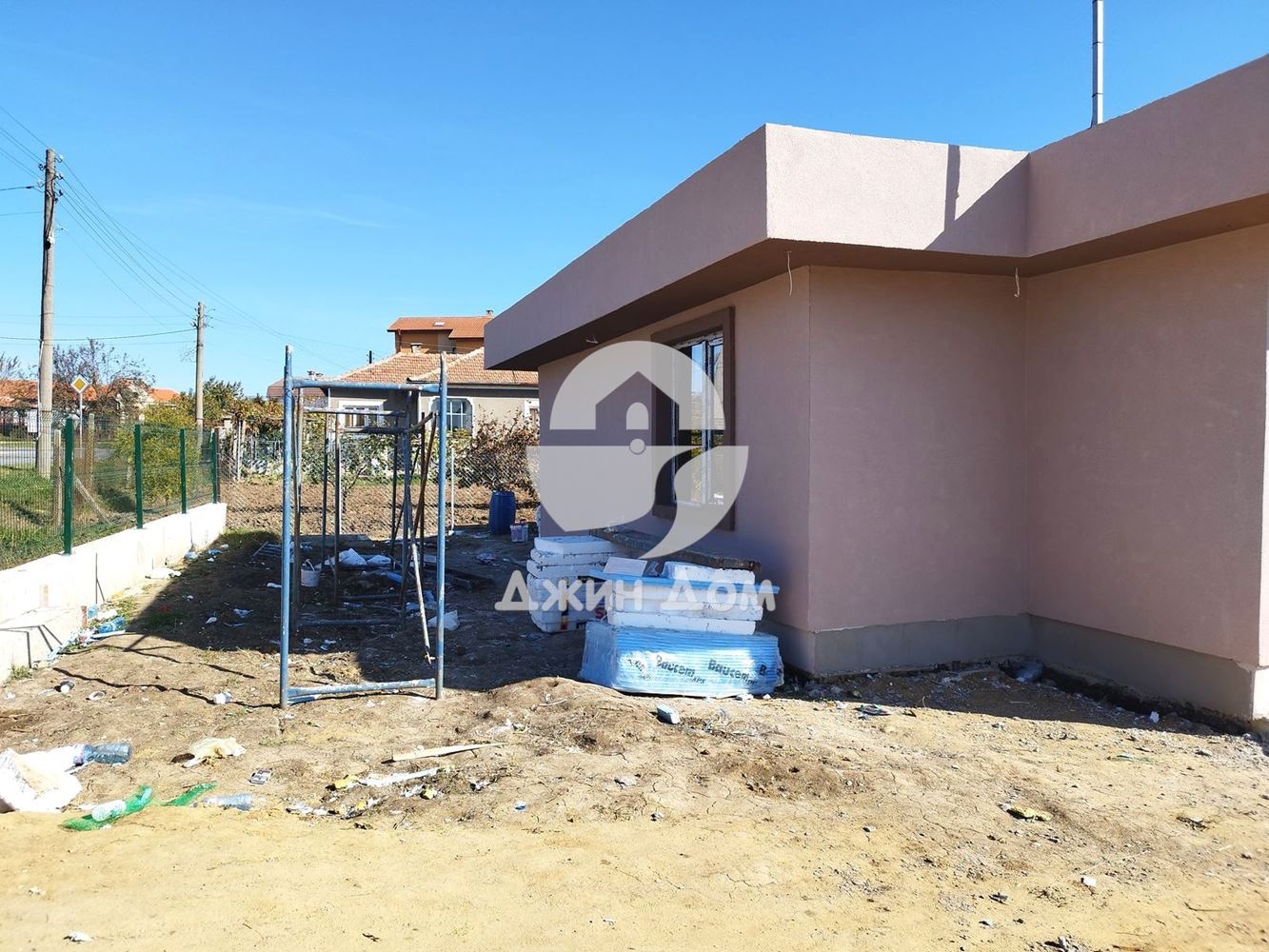 Предлагаме едноетажна къща в с. Горица - 0