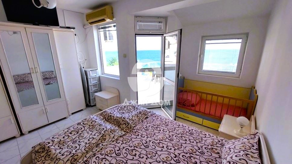 Двуетажна къща на ПЪРВА ЛИНИЯ МОРЕ с ПАНОРАМА МОРЕ в Свети Влас - 0