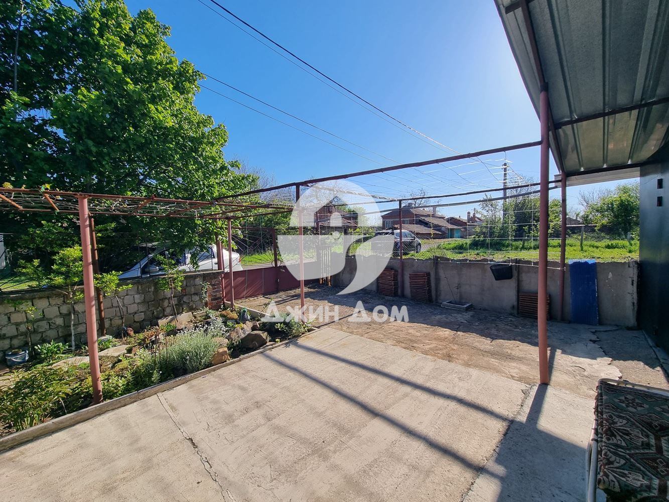 Едноетажна къща с двор в село Винарско, обл. Бургас - 0