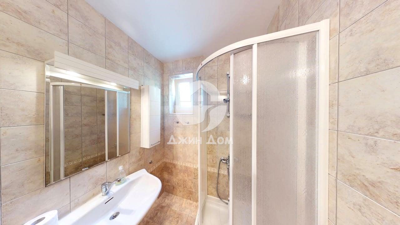 Просторна четириетажна къща с 8 спални във вилна зона „Зора" - 0