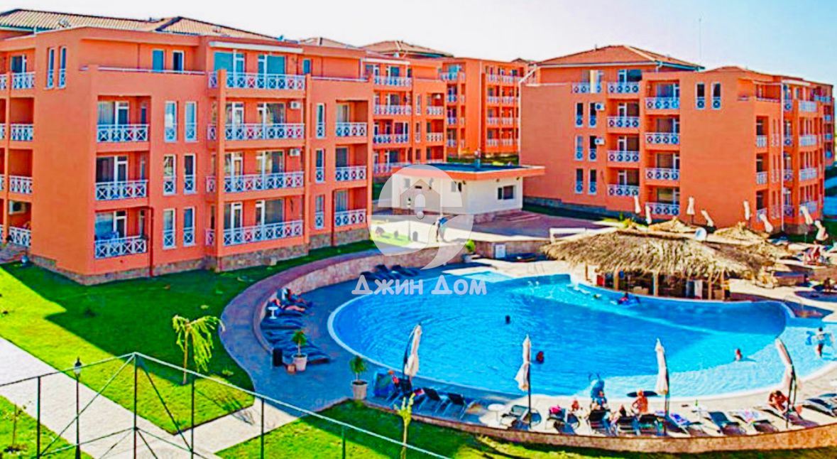 Просторен двустаен апартамент в к-с Съни Дей 6, к.к. Слънчев бряг - 0