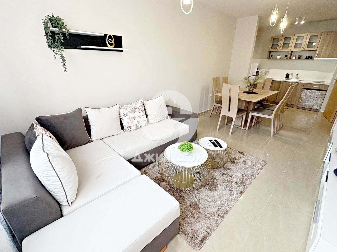 Просторен двустаен апартамент в к-с „Сън Флауър“, к.к. Слънчев бряг - 0