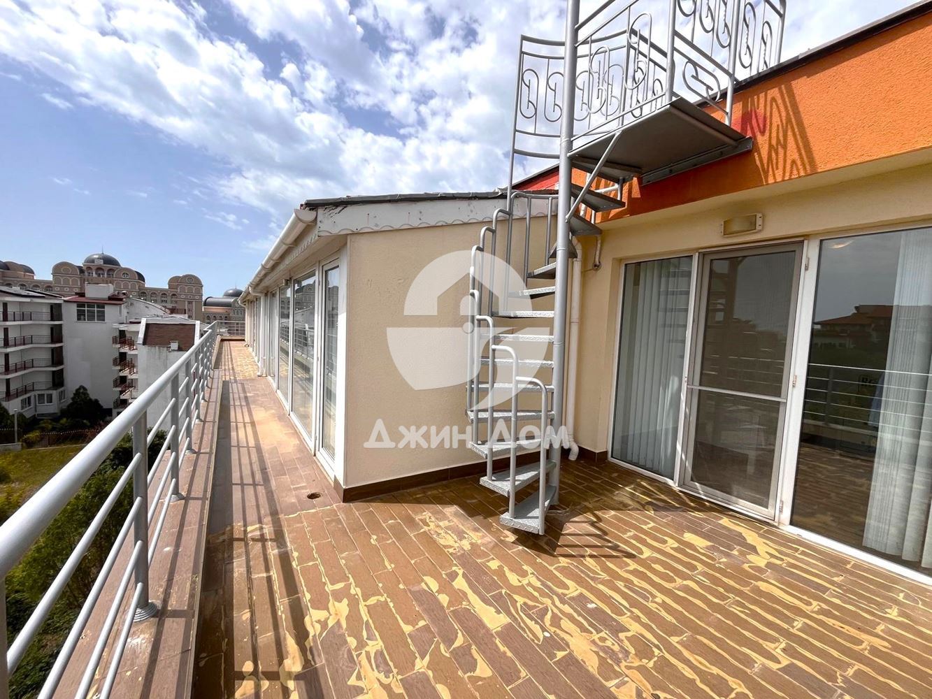 Многостаен апартамент с ГЛЕДКА МОРЕ в к-с Соло 1, гр. Свети Влас - 0