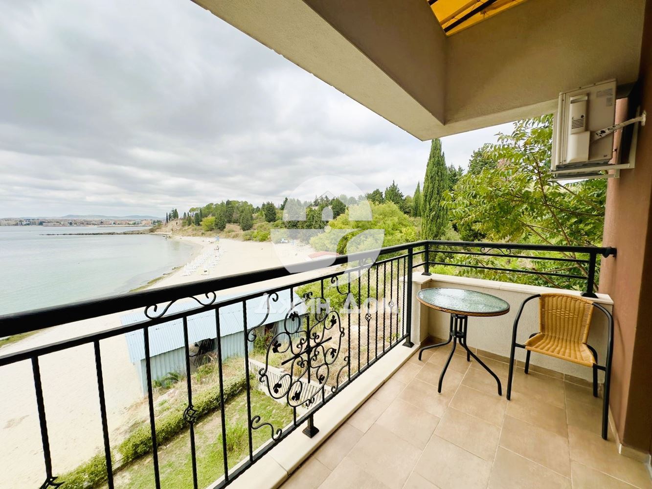 Тристаен апартамент с ПАНОРАМА МОРЕ в Акротирия Бийч, гр. Несебър - 0