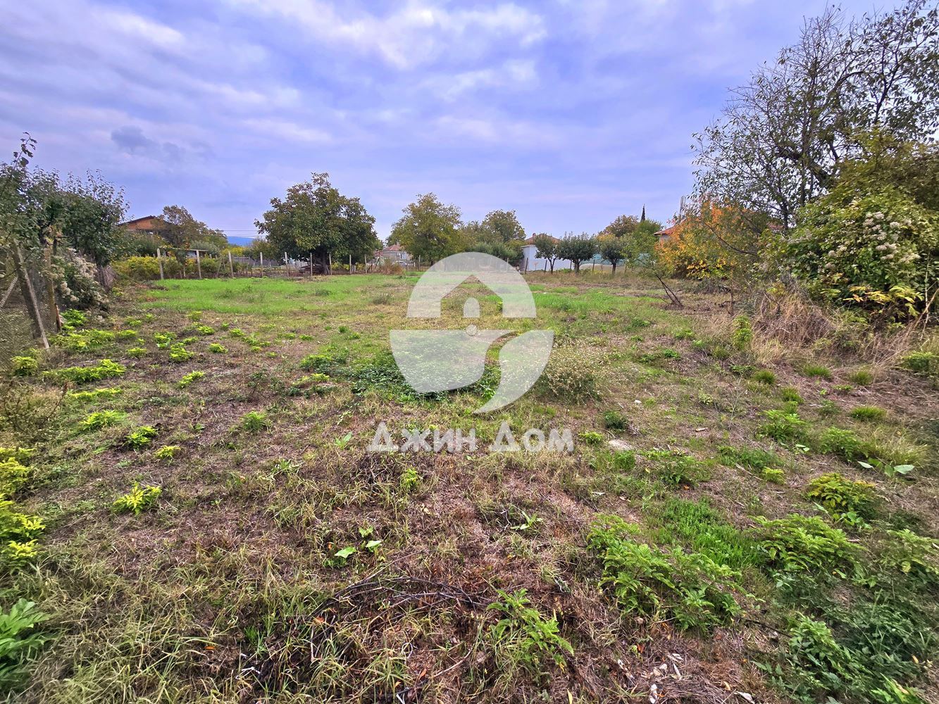 Поземлен имот в с. Гюльовца - 0