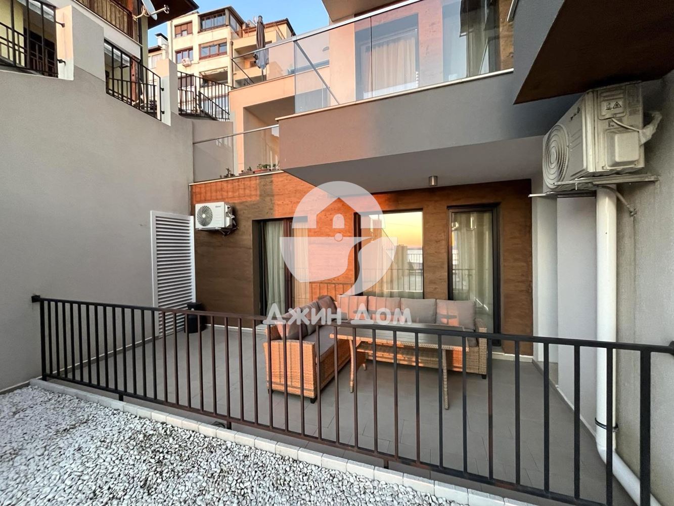 Двустаен апартамент с ГЛЕДКА МОРЕ в жилищна сграда, гр. Созопол - 0