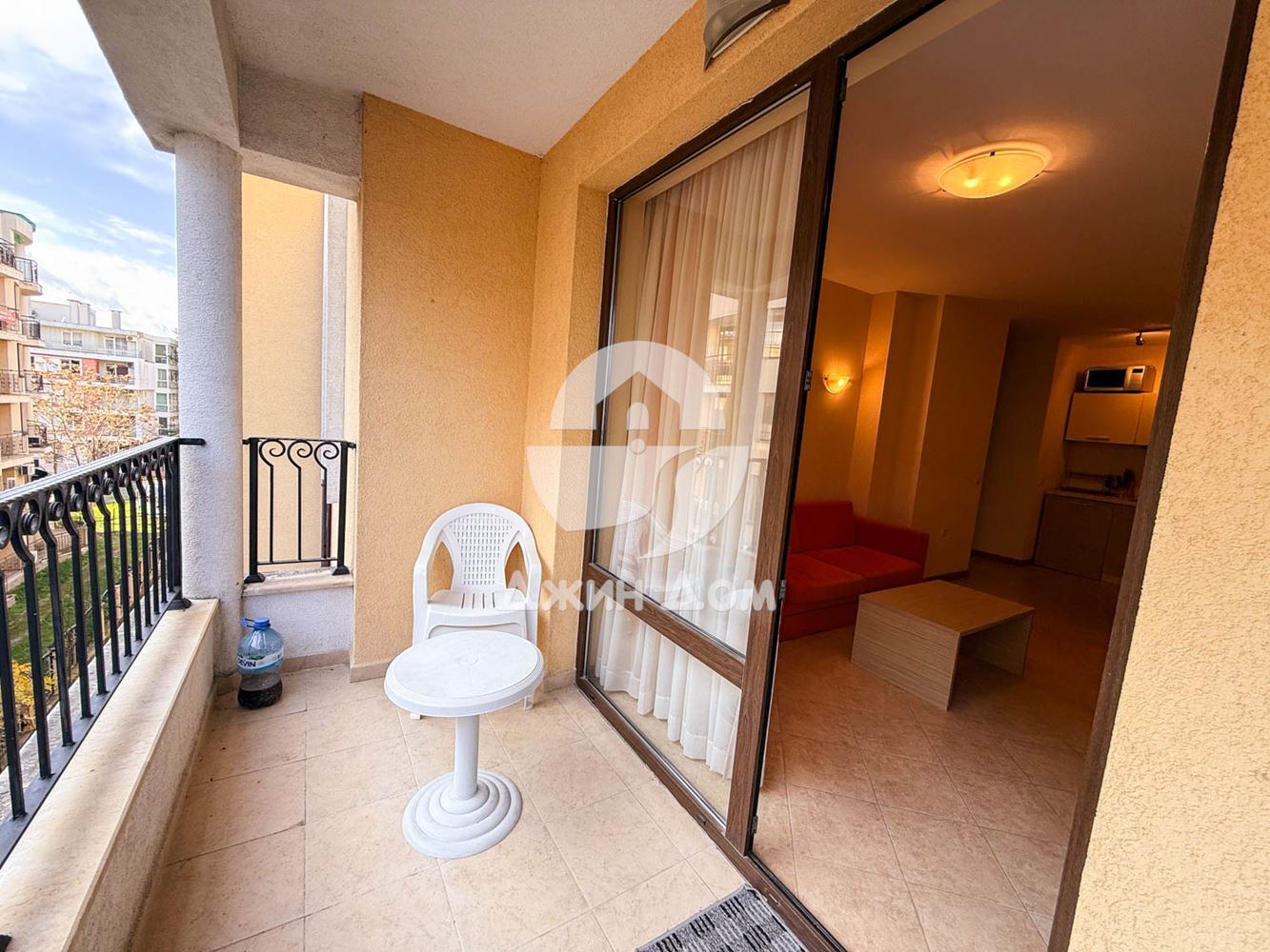 Просторен двустаен апартамент в к-с „Роял Сън“, к.к. Слънчев бряг - 0