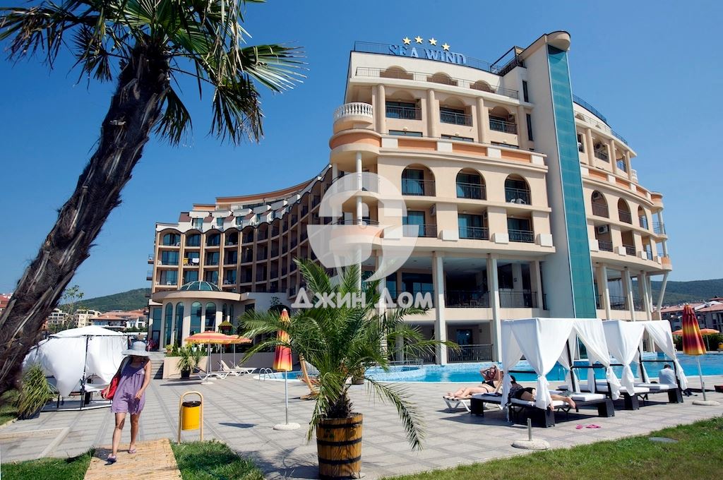 Двустаен апартамент с ПАНОРАМА МОРЕ в к-с Сий Уинд, гр. Свети Влас - 0