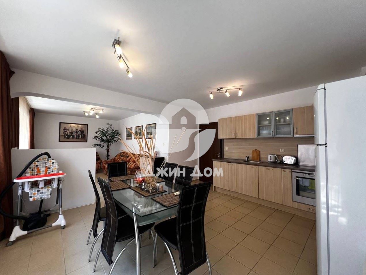 Просторен двустаен апартамент БЕЗ ТАКСА, гр. Поморие - 0