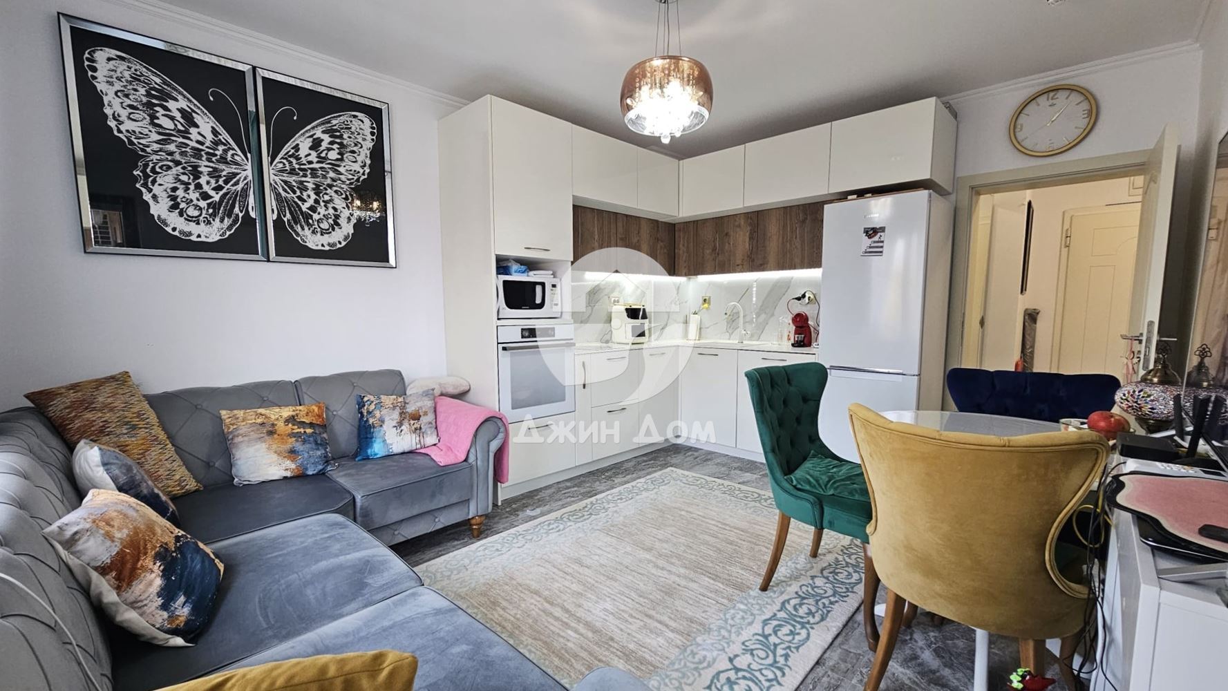 Двустаен апартамент в к-с „Валенсия Гардънс“, гр. Несебър - 0