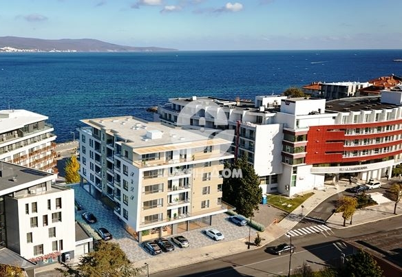 Просторни тристайни апартаменти БЕЗ ТАКСА ПОДДРЪЖКА в к-с Аура,Несебър - 0