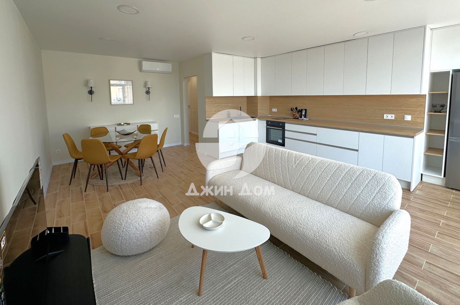 Стилен тристаен апартамент с ПАНОРАМА МОРЕ в к-с „Оазис“, с. Равда - 0