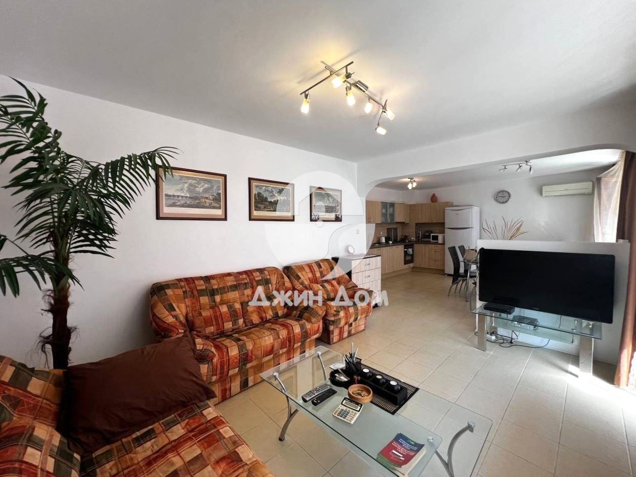 Просторен двустаен апартамент БЕЗ ТАКСА, гр. Поморие - 0