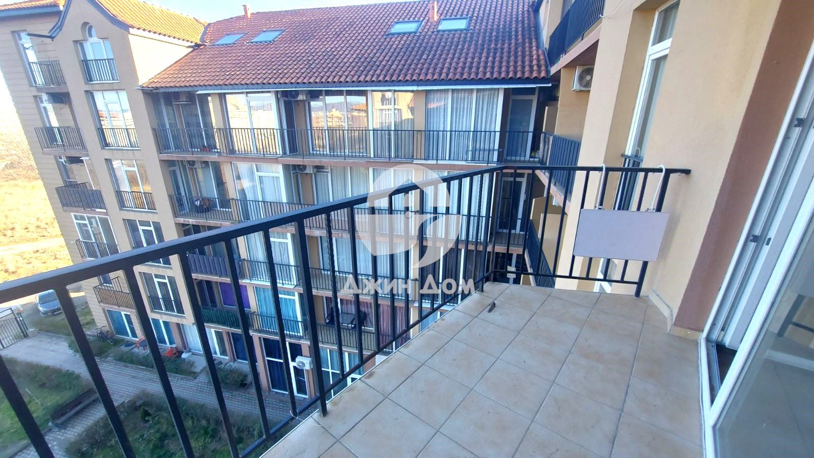 Просторен едностаен апартамент в к-с „Съни Вю Саут“, к.к. Слънчев бряг - 0