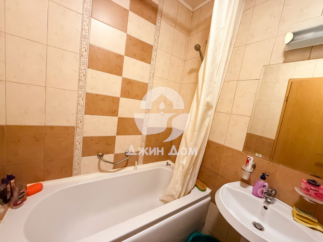 Просторен двустаен апартамент в к-с „Роял Сън“, к.к. Слънчев бряг - 0