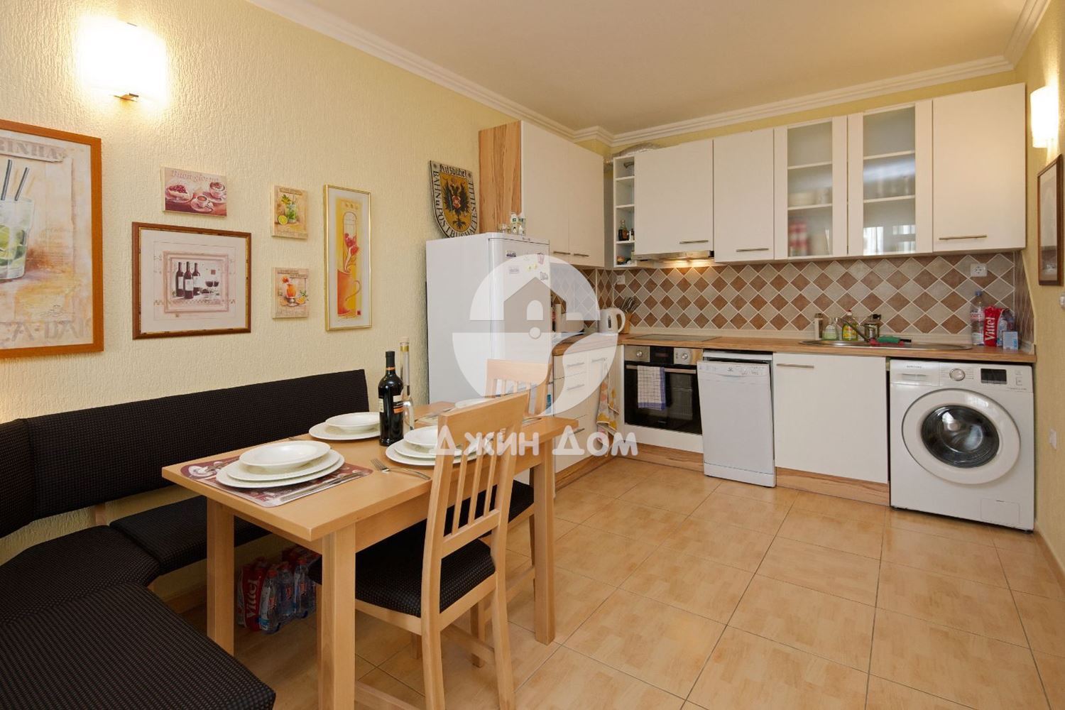 Просторен двустаен апартамент в к-с „Централ Плаза“, к.к. Слънчев бряг - 0