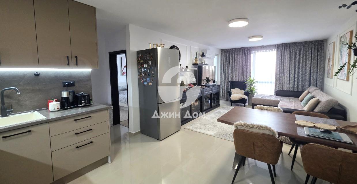 Тристаен апартамент с ПАНОРАМА МОРЕ в к-с „Бътерфлай“, гр. Свети Влас - 0