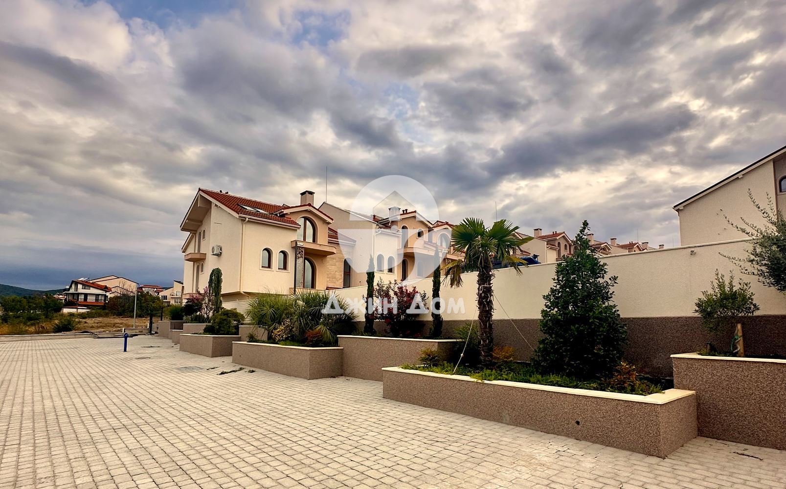 Просторни мезонети в к-с „Гранд Вилидж“, с. Кошарица - 0