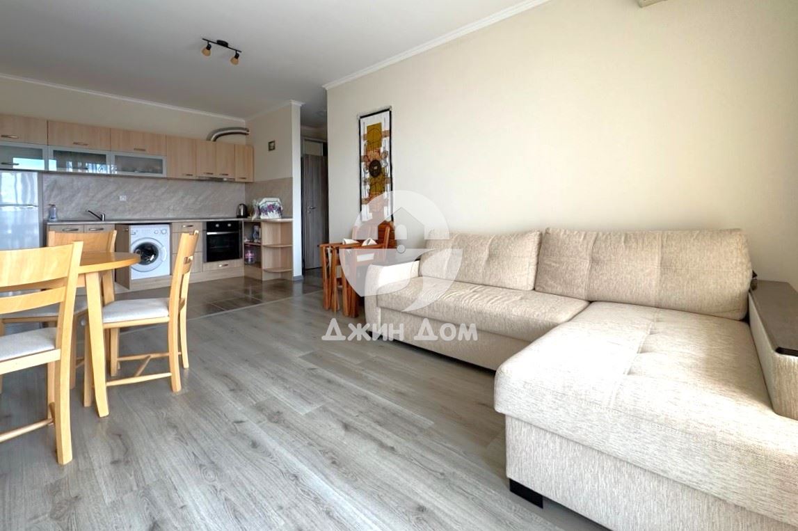 Просторен двустаен апартамент в к-с „Вип Вижън“, к.к. Слънчев бряг - 0