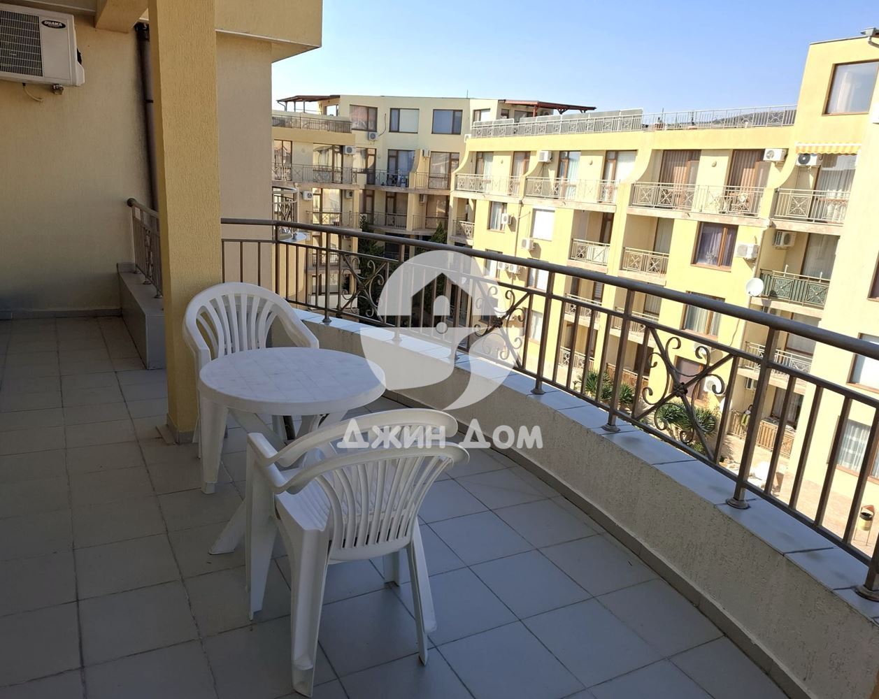 Тристаен апартамент с ГЛЕДКА МОРЕ в к-с Сиана 2, гр. Свети Влас - 0