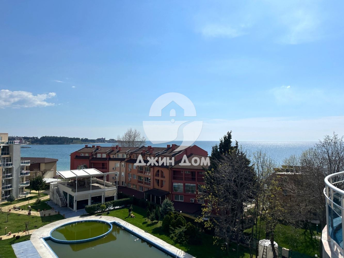 Стилен тристаен апартамент с ПАНОРАМА МОРЕ в к-с „Оазис“, с. Равда - 0