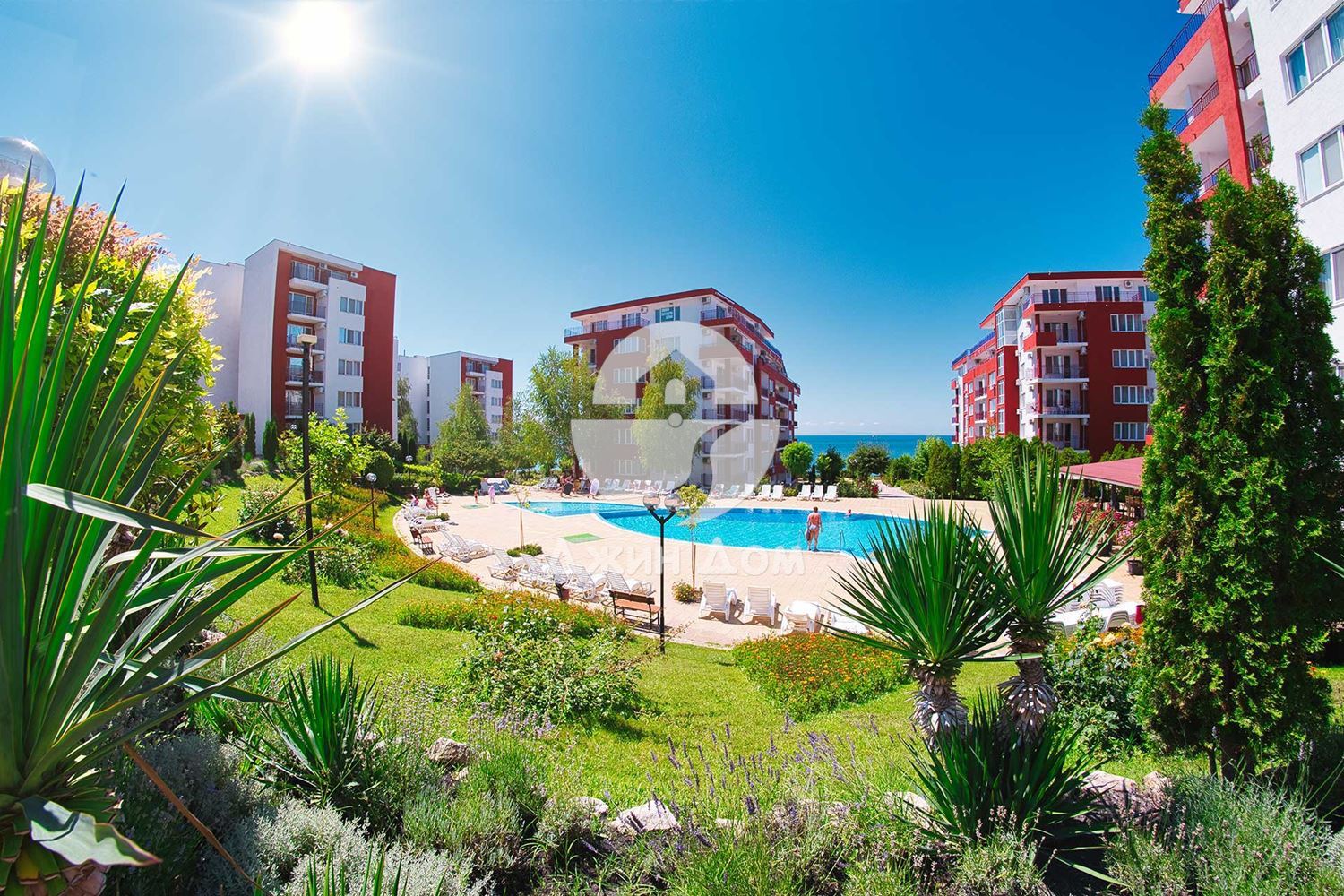 Просторен двустаен апартамент в к-с Панорама Форт Бийч, Свети Влас - 0