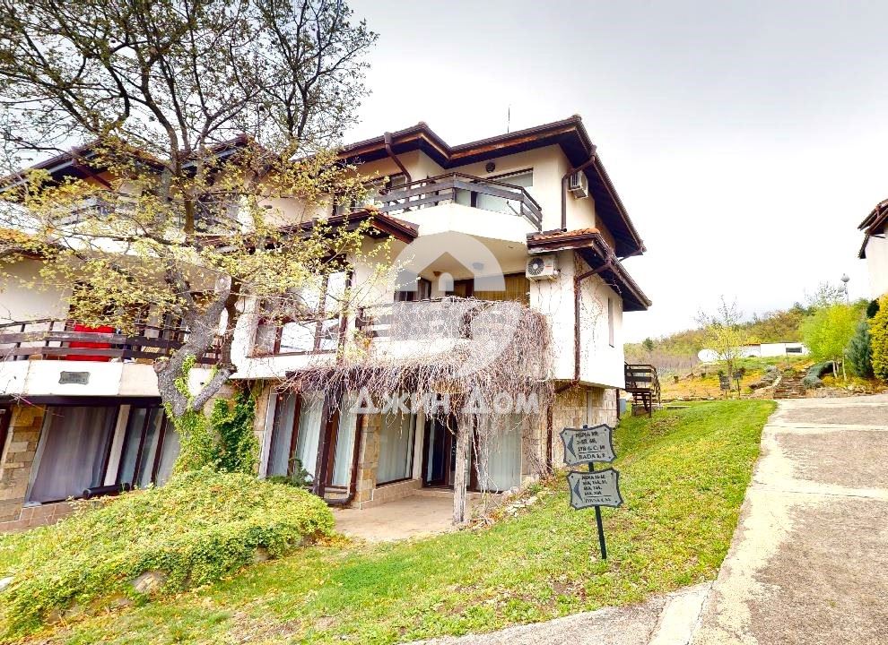 Два просторни обзаведени етажа от къща в Бей Вю Вилас, с. Кошарица - 0