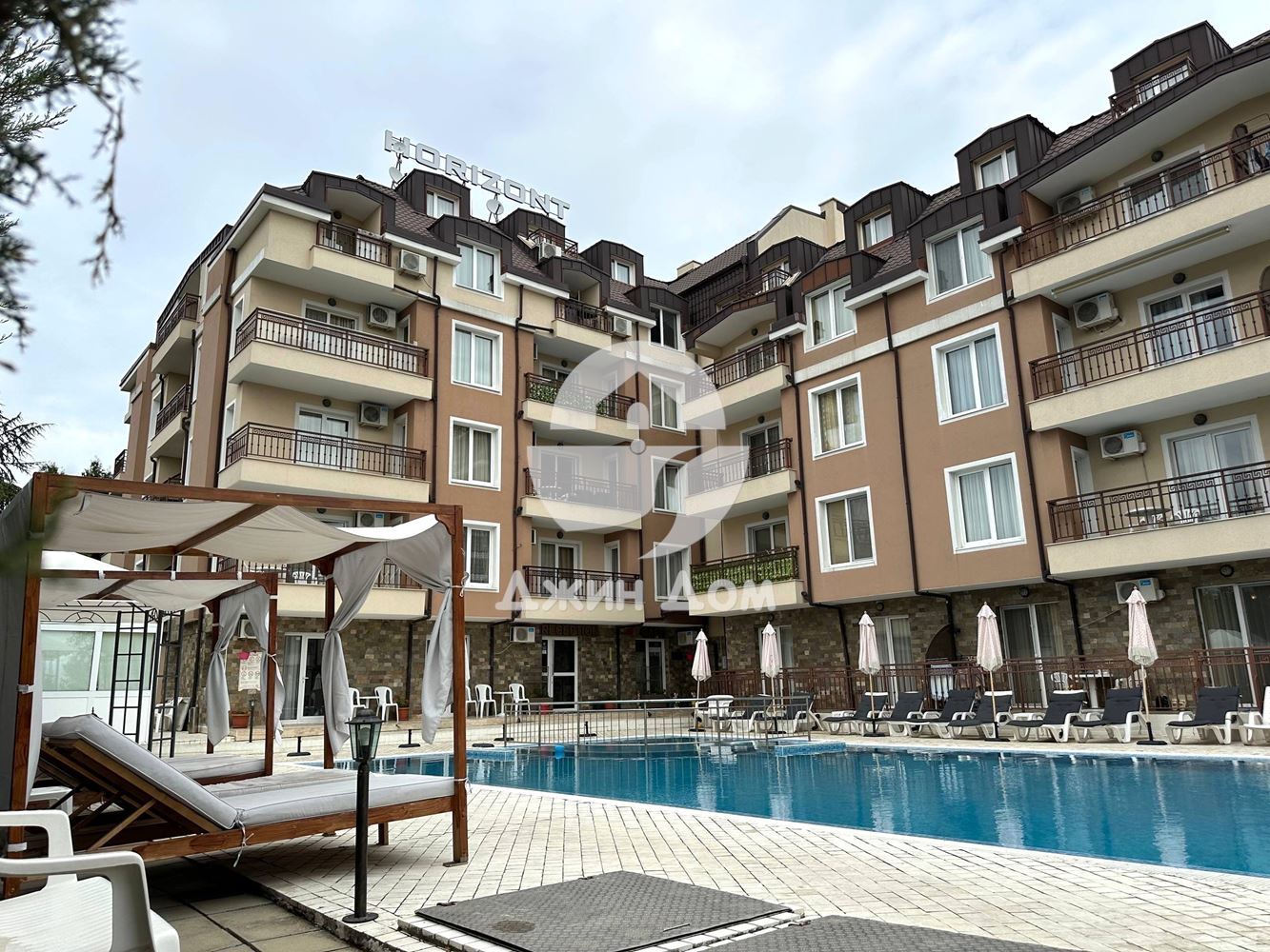 Четиристаен апартамент в к-с „Хоризонт“, к.к. Слънчев бряг - 0