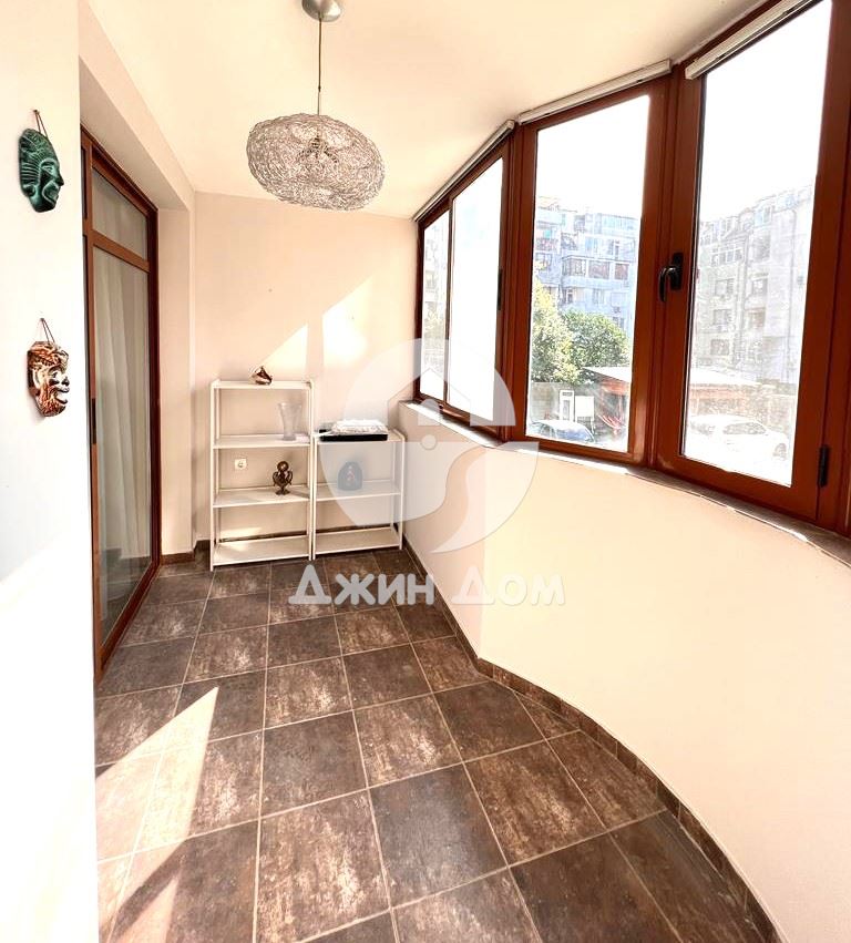 Стилен тристаен апартамент в центъра на гр. Бургас - 0