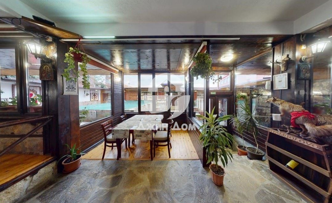 Хотел с ресторант и басейн с ПАНОРАМА МОРЕ и ПЛАНИНА в с. Кошарица - 0