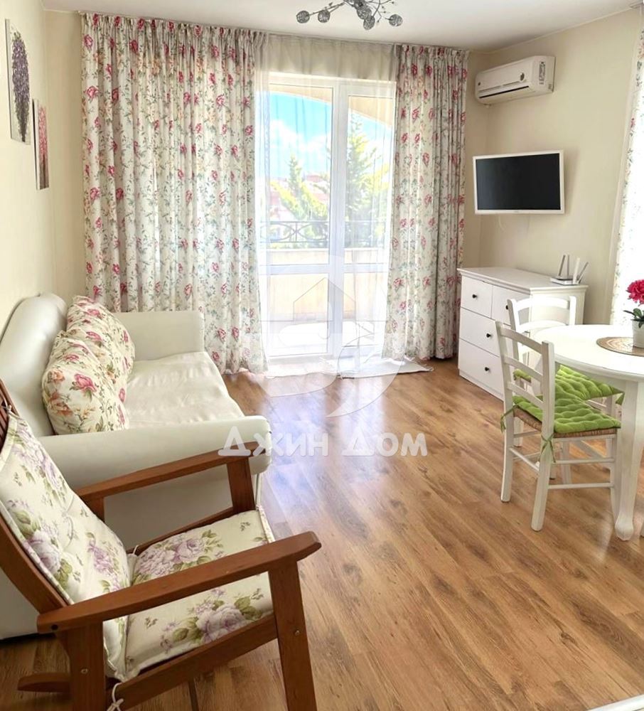 Просторен тристаен апартамент в к-с “Елитония Гардънс”, с. Равда - 0