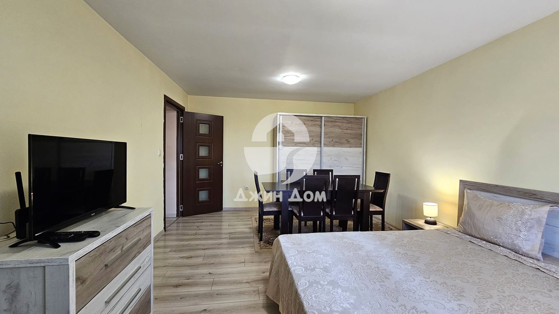 Двуетажна къща с двор в с. Проход - 0