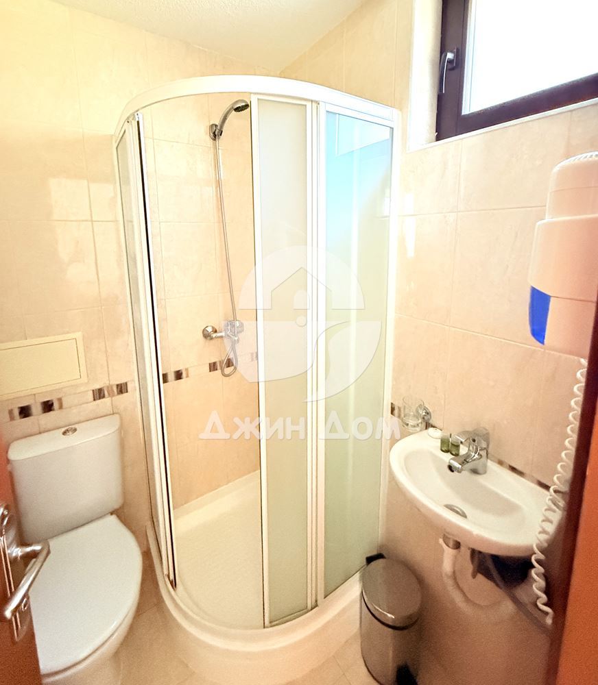 Просторен тристаен апартамент в к-с „Бей Вю Вилас“, с. Кошарица - 0