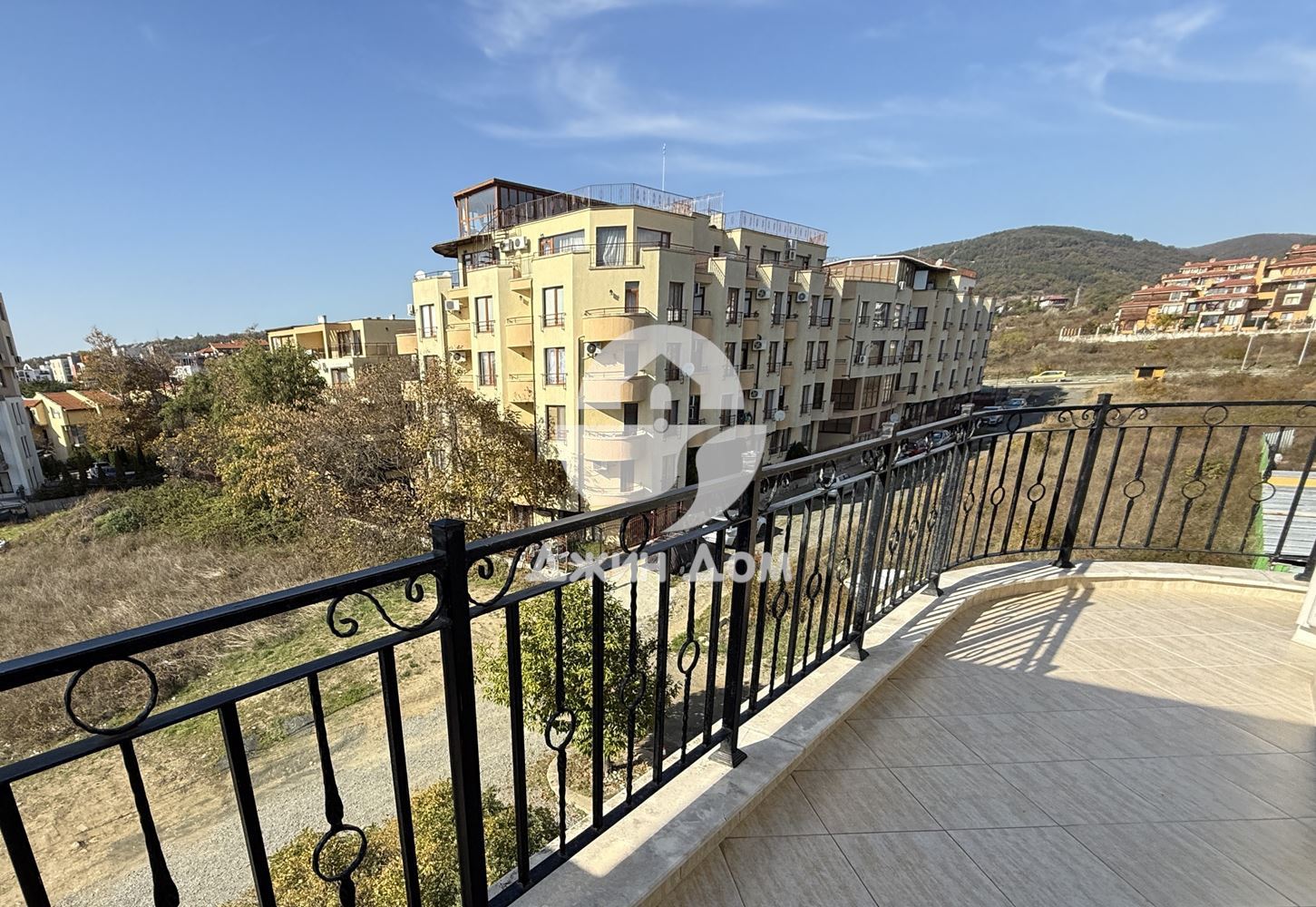 Двустаен апартамент с ГЛЕДКА ПЛАНИНА в к-с „Саут Бей“, гр. Свети Влас - 0