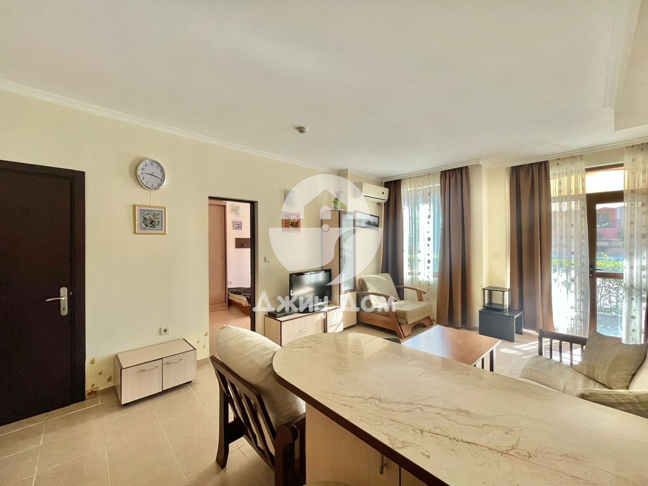 Двустаен апартамент в к-с „Свети Георги Палас“, гр. Свети Влас - 0