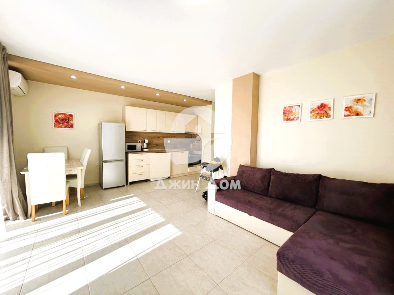 Тристаен апартамент с НИСКА ТАКСА ПОДДРЪЖКА в Марина Парк, Свети Влас - 0