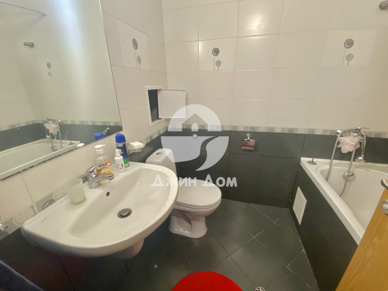 Тристаен апартамент с ГЛЕДКА МОРЕ в к-с Райска градина, гр. Свети Влас - 0