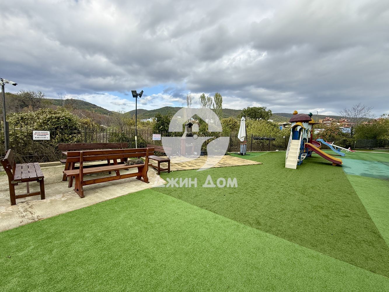 Двустаен апартамент с НИСКА ТАКСА в к-с Бътерфлай, Свети Влас - 0