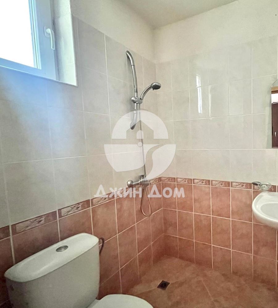 Просторен тристаен апартамент в к-с „Съни Холидей“, к.к. Слънчев бряг - 0