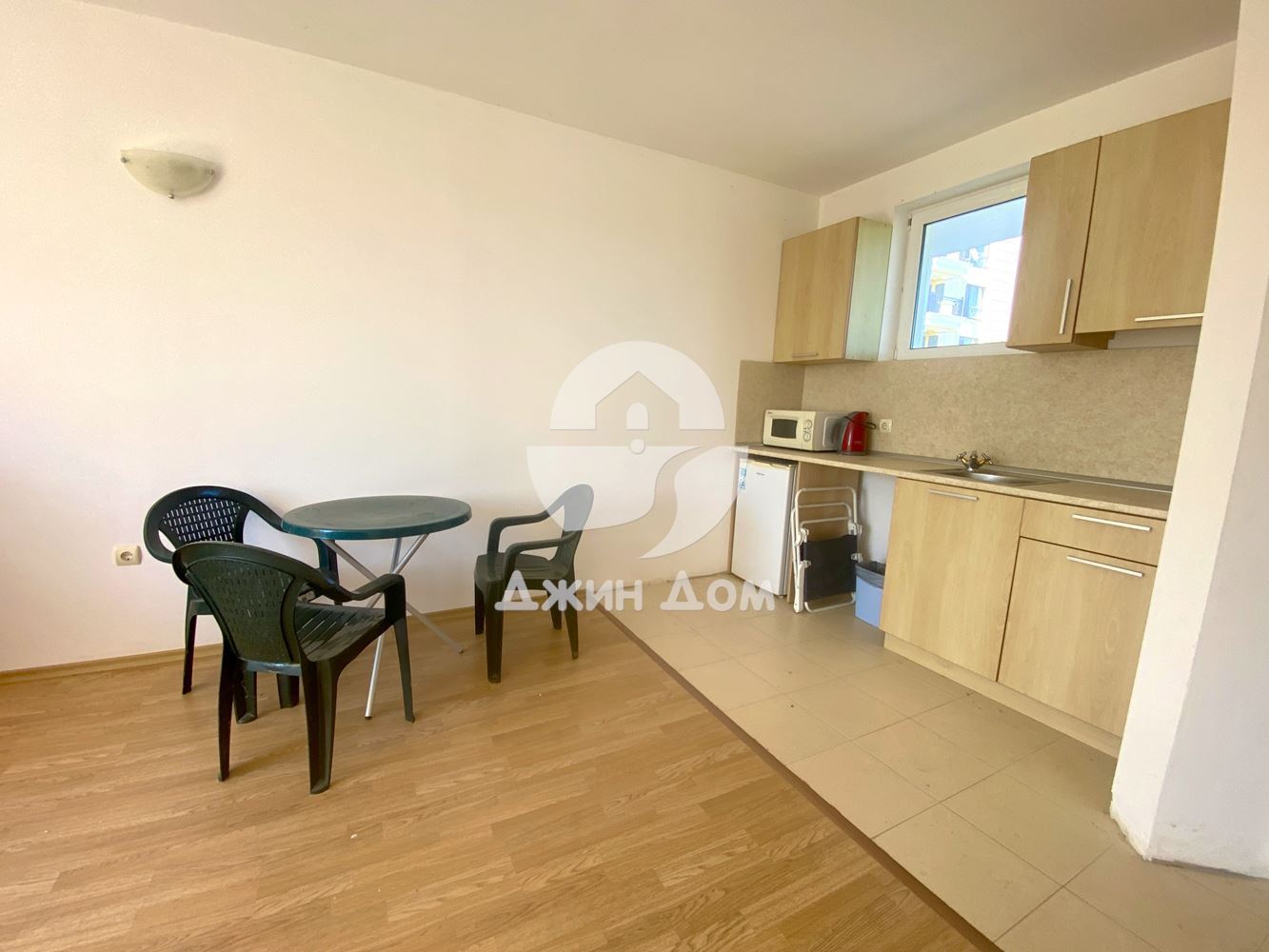 Двустаен апартамент с ГЛЕДКА МОРЕ в к-с Свети Никола, гр. Свети Влас - 0