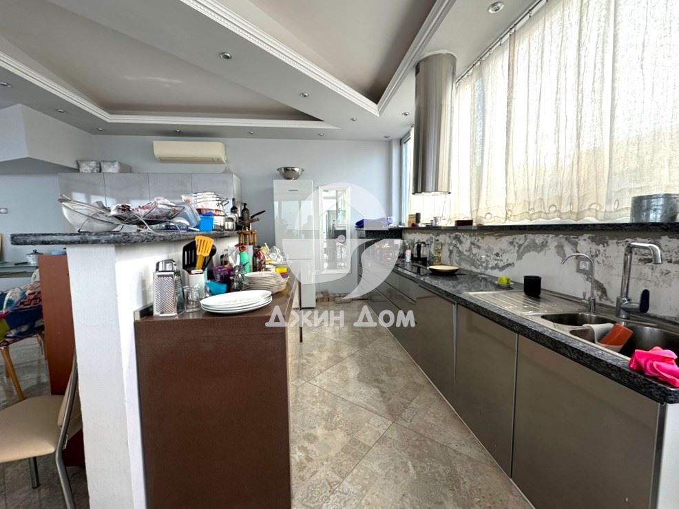 Многостаен апартамент с ПАНОРАМА МОРЕ в к-с Вила Калабрия, Свети Влас - 0