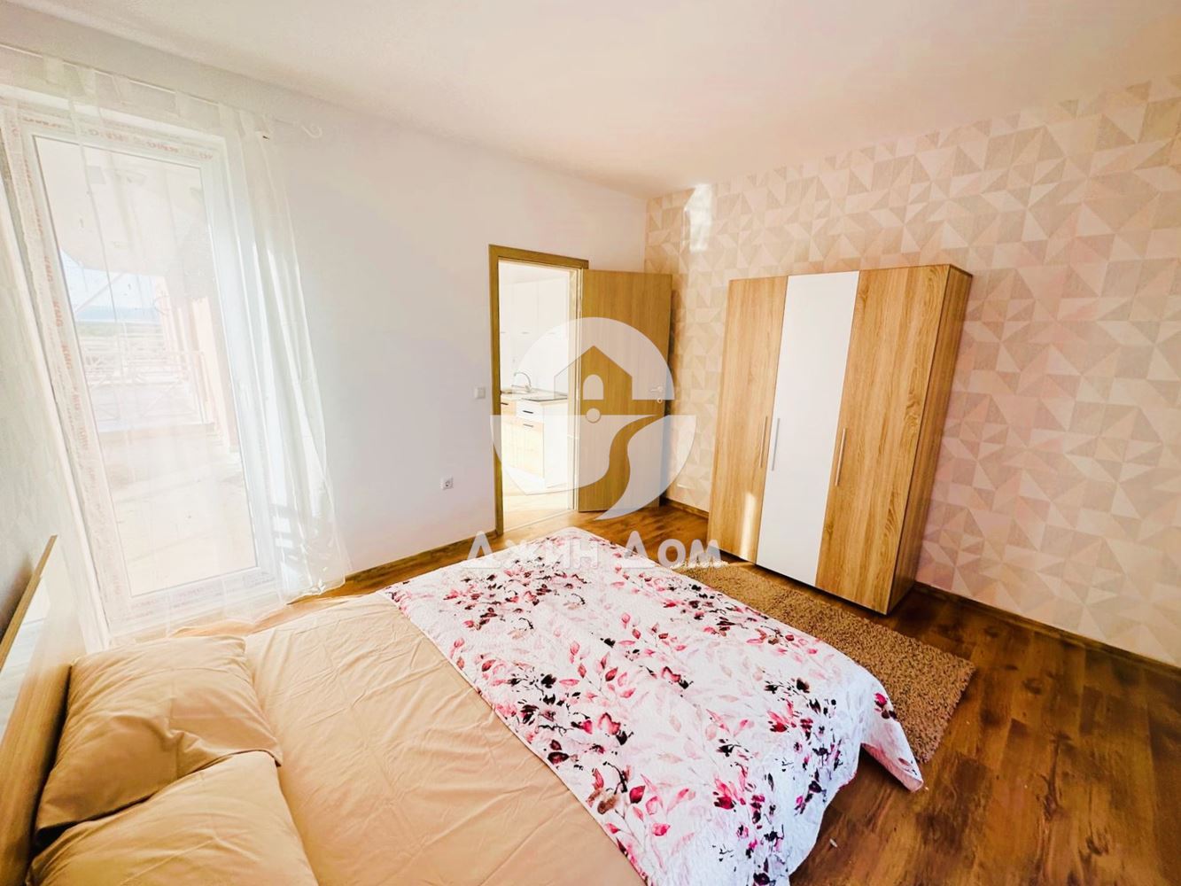 Просторен двустаен апартамент в к-с Съни Дей 6, к.к. Слънчев бряг - 0