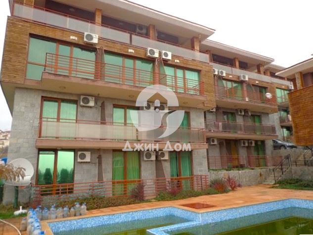 Двустаен апартамент в к-с „Голдън Ай“, с. Кошарица - 0