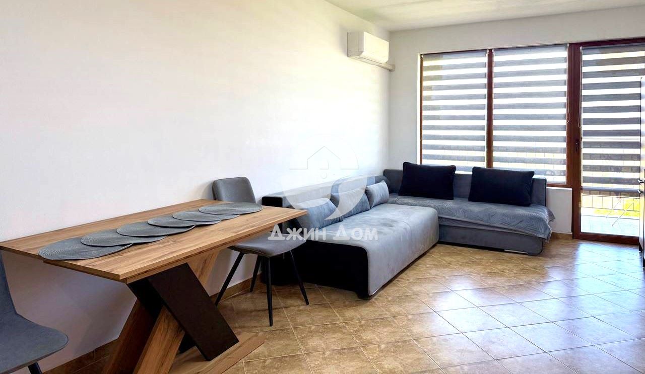 Просторен стилен двустаен апартамент в к-с „Арките“, с. Кошарица - 0