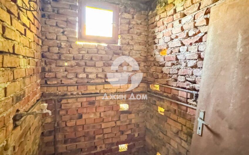 Триетажна къща с двор в с. Китка, обл. Бургас - 0