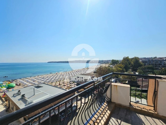 Тристаен апартамент с ПАНОРАМА МОРЕ в жилищна сграда, гр. Созопол - 0