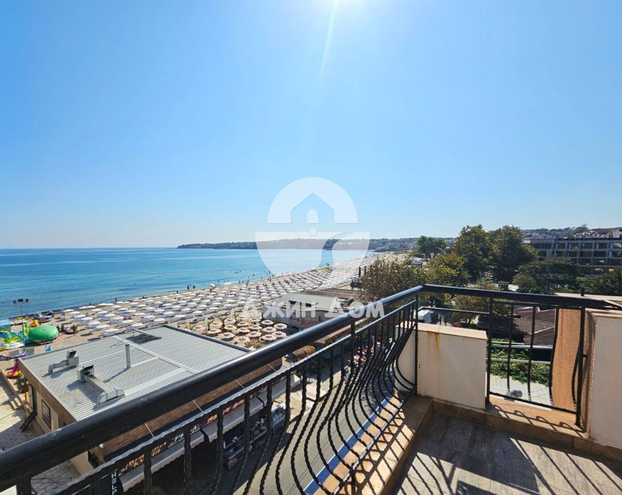 Тристаен апартамент с ПАНОРАМА МОРЕ в жилищна сграда, гр. Созопол - 0