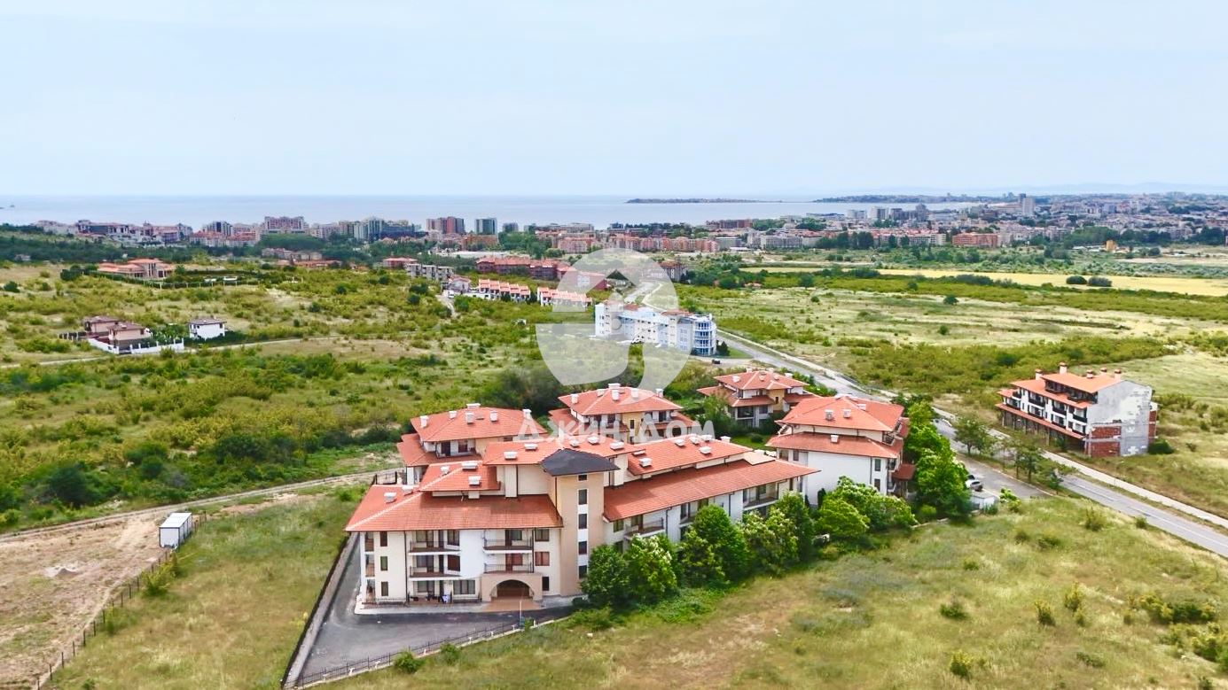 Тристаен апартамент в к-с „Арките“, с. Кошарица - 0