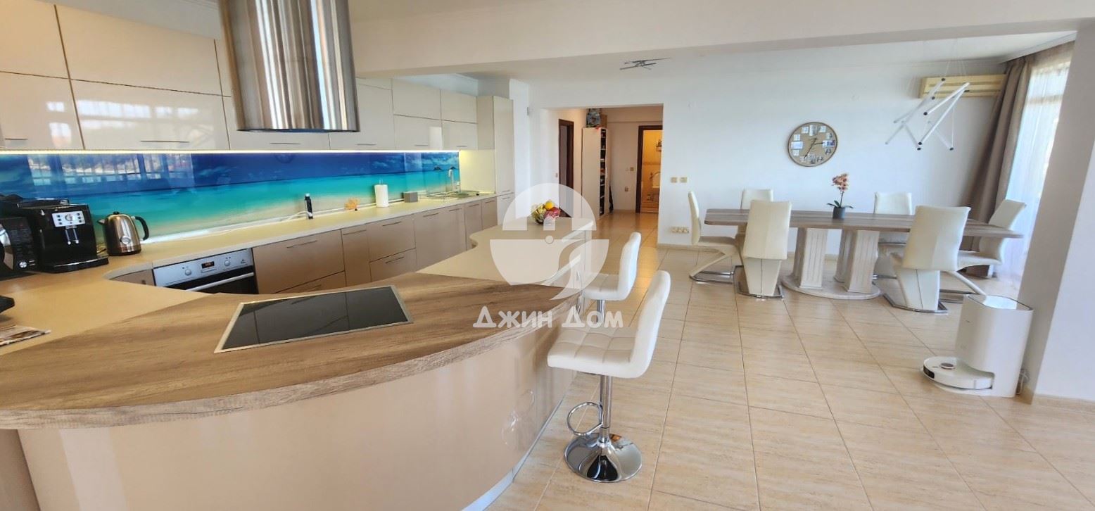 Четиристаен пентхаус с ПАНОРАМА МОРЕ в к-с Етъра 1, гр. Свети Влас - 0