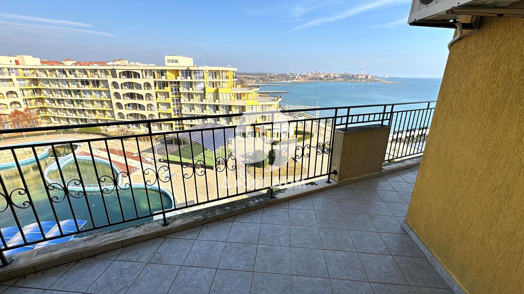 Тристаен апартамент с ПАНОРАМА МОРЕ в к-с Мидия Гранд Резорт, г.Ахелой - 0